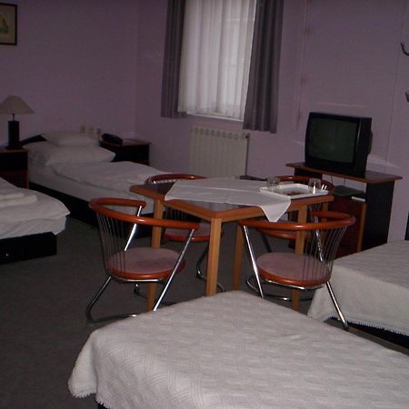 Apollo Motel แก็ชแกเมต ภายนอก รูปภาพ